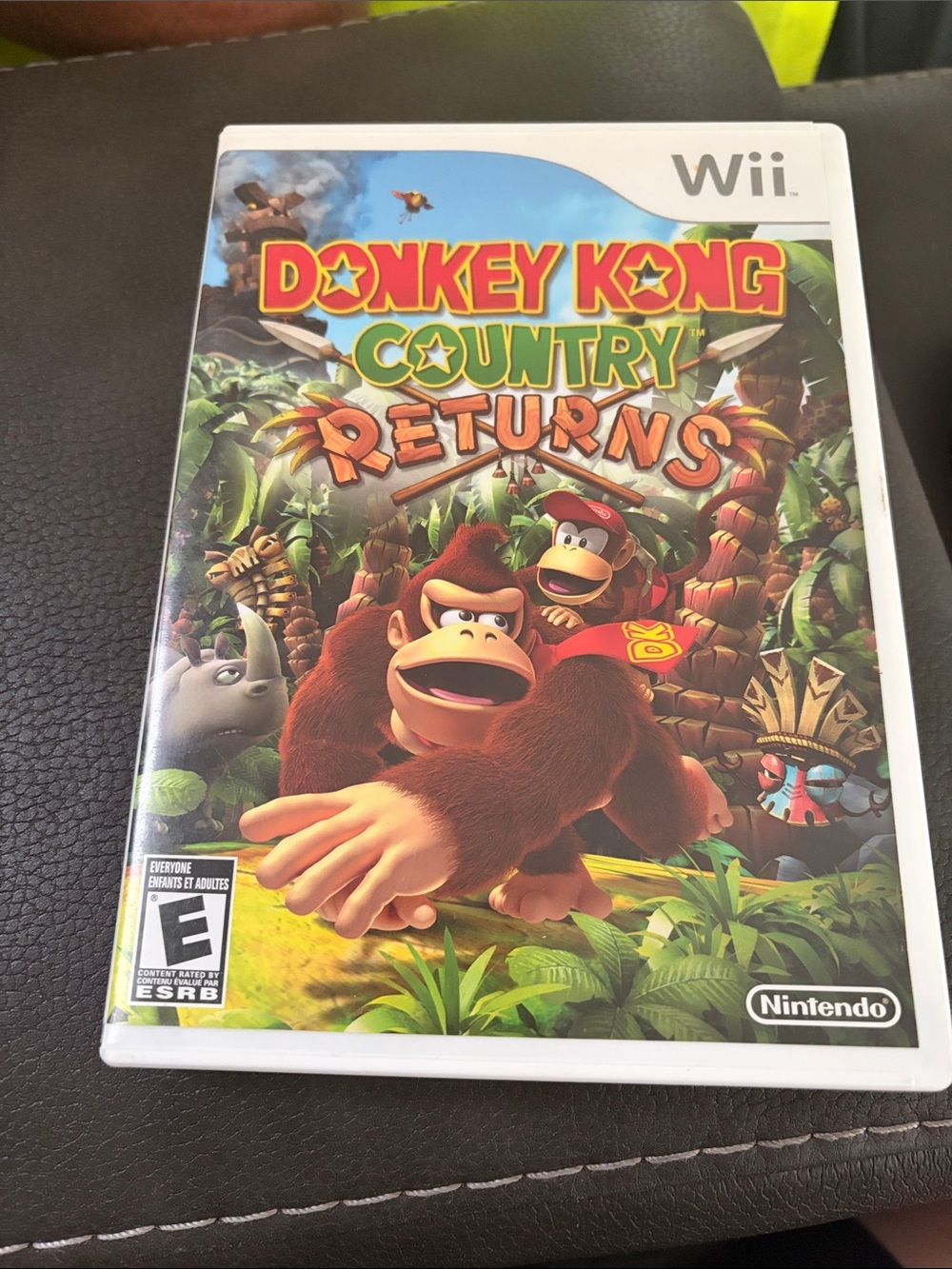 Nintendo Donkey Kong Country Returns (Green, Brown, Red)
